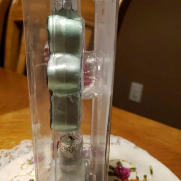 PIER 1 IMPORTS Glass Christmas Ornaments (4) - Picture 5 of 7